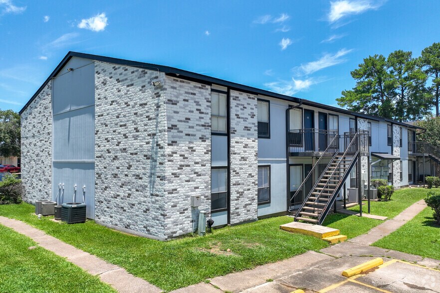 More Photos Of 300 S John Redditt Dr, Lufkin Apartments For Sale