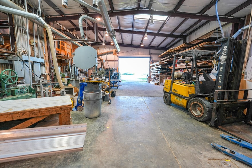 More Photos Of 7800 County Road 24, Fairhope Showroom For Sale