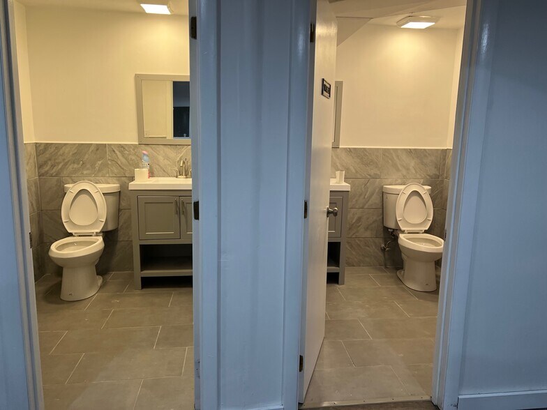 More Photos Of 900 Boston Post Rd, Old Saybrook Storefront Retail Office For Sale