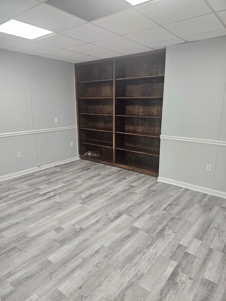 More Photos Of 3111 Hanover Rd, Johnson City Light Manufacturing For Lease