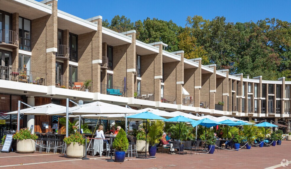 More Photos Of 1635 Washington Plz, Reston Apartments For Lease