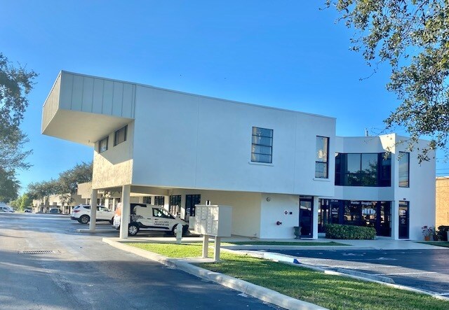 More Photos Of 1194 Old Dixie Hwy, Lake Park Light Distribution For Lease