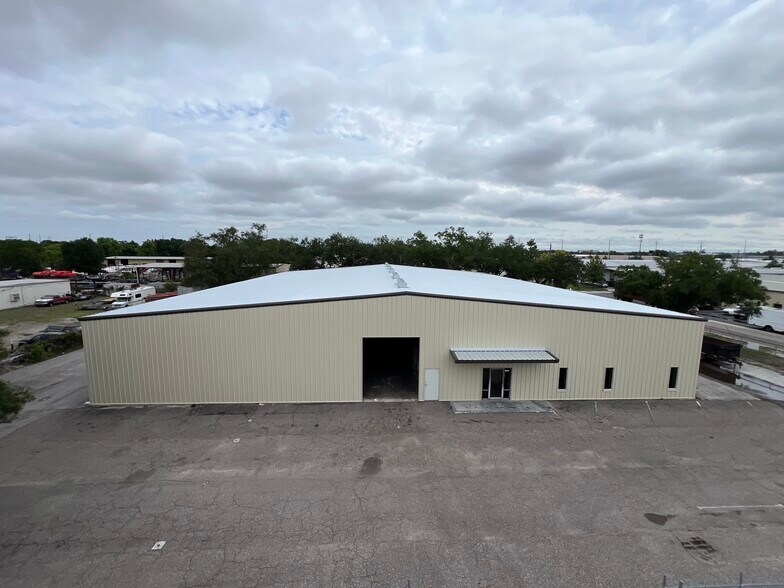More Photos Of 4625 N 122nd Ave, Clearwater Warehouse For Lease