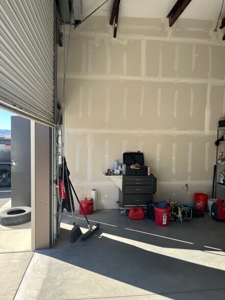 More Photos Of 2700 N Lake Valley Rd, Prescott Valley Light Distribution For Sale