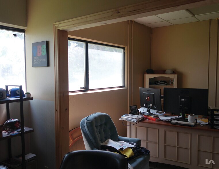 More Photos Of 361-443 Steelhead Way, Boise Warehouse For Lease