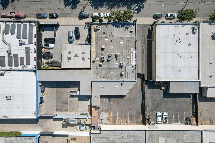 More Photos Of 6943 Eton Ave, Canoga Park Manufacturing For Lease