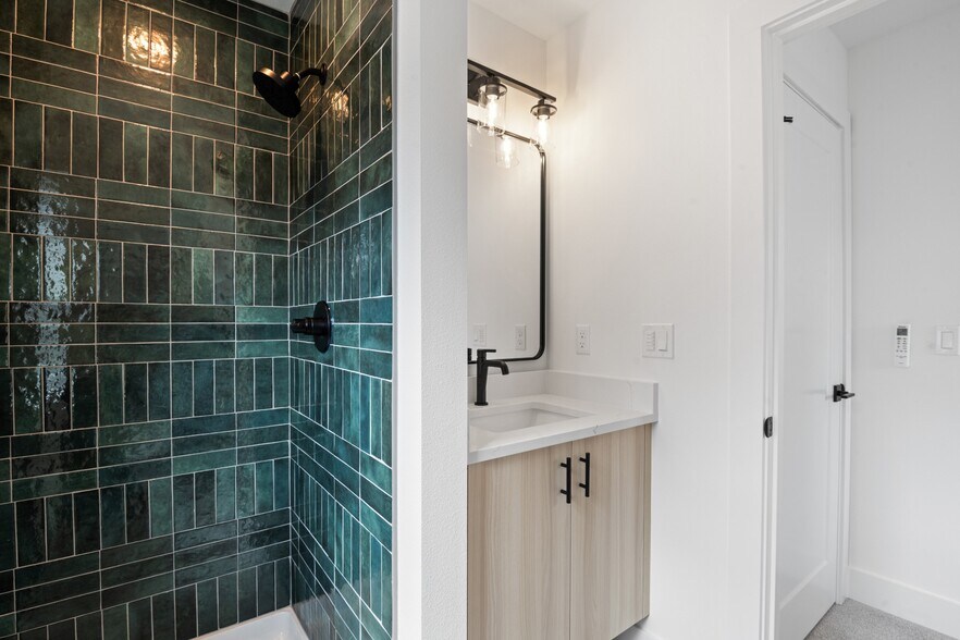 More Photos Of 4380 NE Going St, Portland Multifamily For Sale