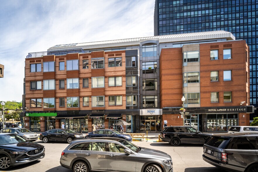 More Photos Of 1255 Av Greene, Westmount Medical For Lease