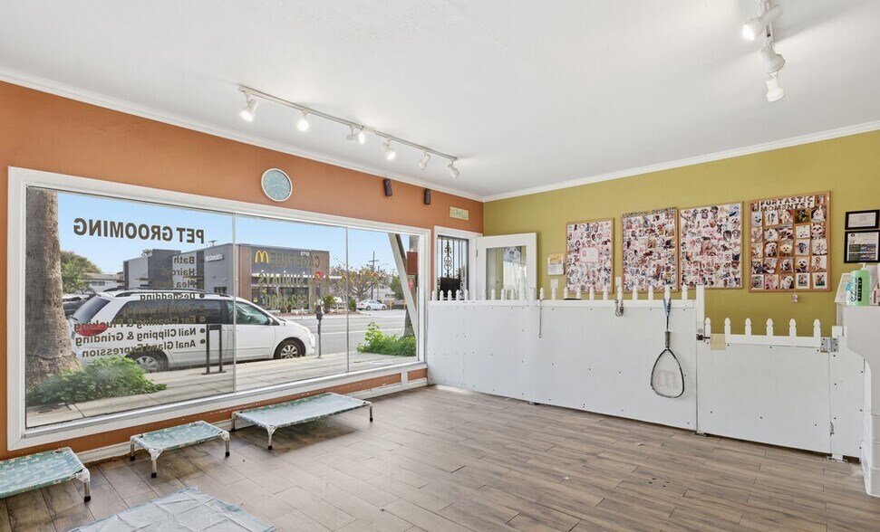 More Photos Of 2709 Santa Monica Blvd, Santa Monica Storefront Retail Residential For Sale