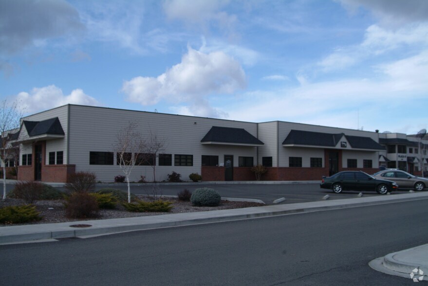 More Photos Of 3703 River Rd, Yakima Office For Lease