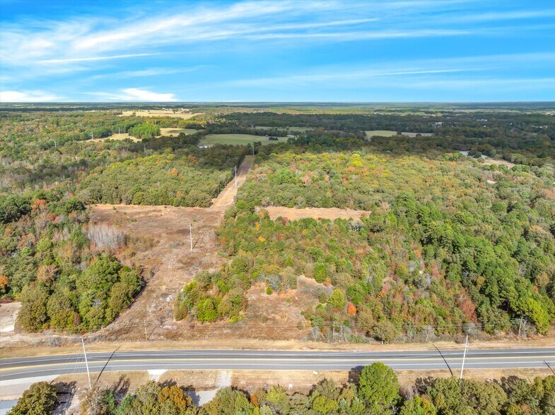 More Photos Of 700 NW Loop 564, Mineola Flex For Sale