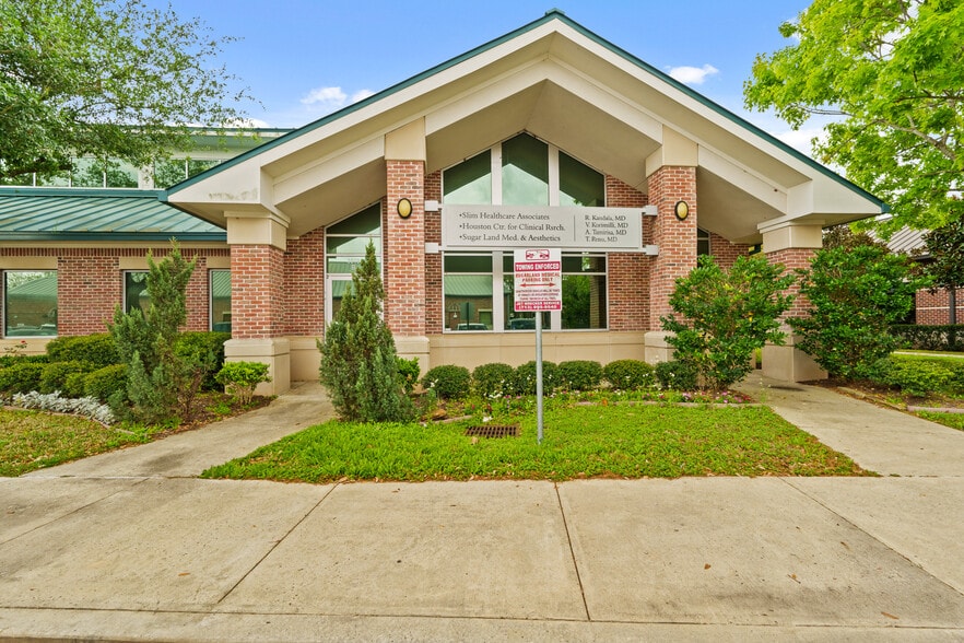 Primary Photo Of 3519 Town Center Blvd, Sugar Land Medical For Lease