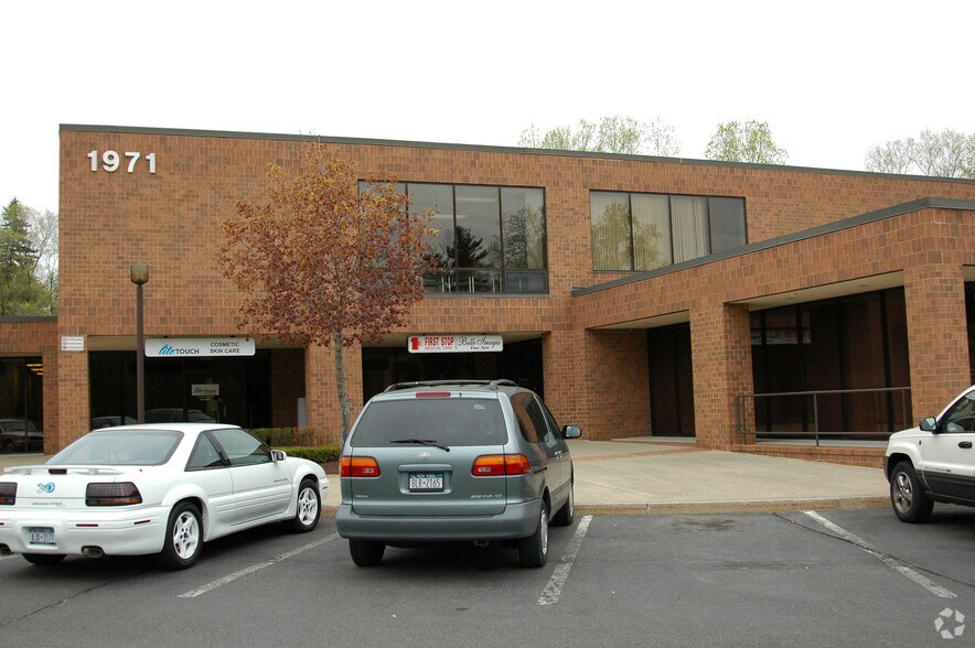 More Photos Of 1971 Western Ave, Albany Office For Lease