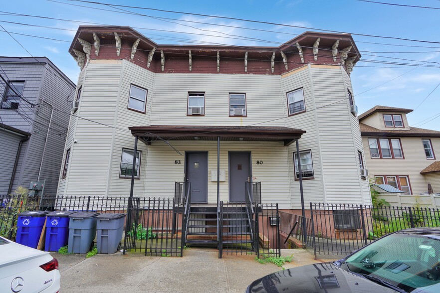 Primary Photo Of 80-82 State St, Staten Island Apartments For Sale