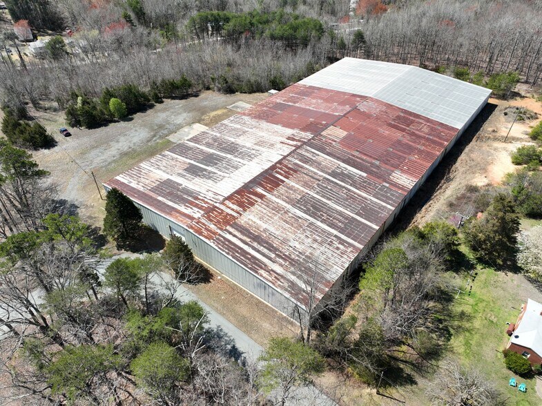More Photos Of 1011 Drive in Rd, Nathalie Industrial For Sale