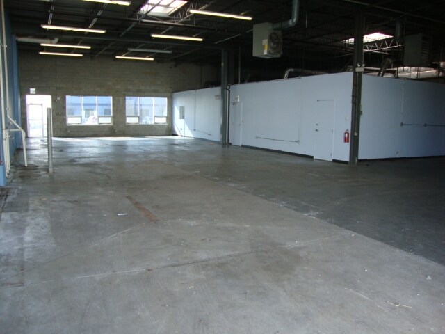 More Photos Of 1277 Naperville Dr, Romeoville Warehouse For Lease