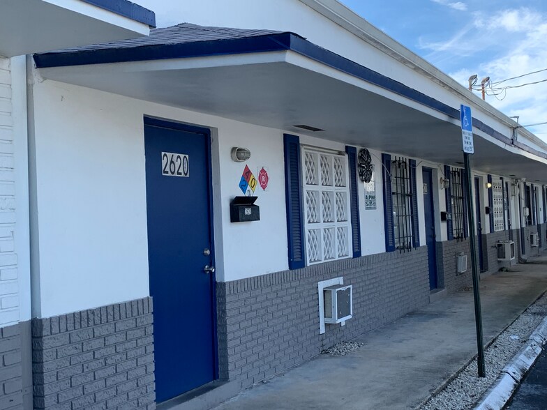 More Photos Of 2610-2618 NW 4th St, Fort Lauderdale Warehouse For Lease