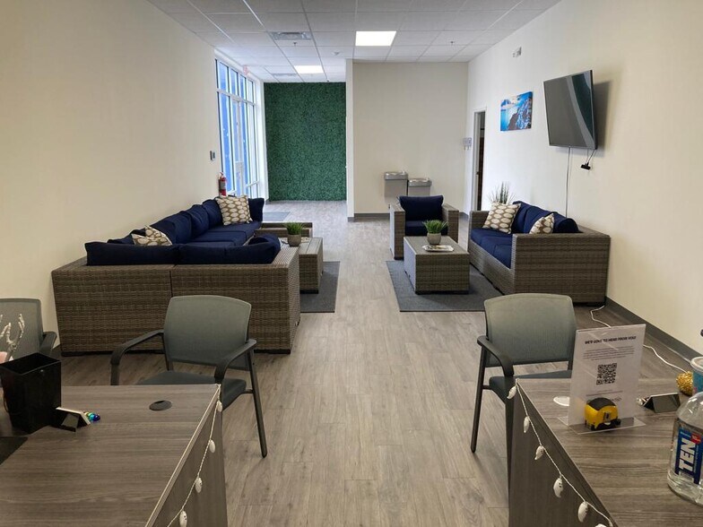 More Photos Of 8123 S Orange Ave, Orlando Industrial For Lease