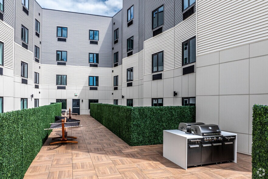 More Photos Of 102 Washington Ave, Belleville Apartments For Lease