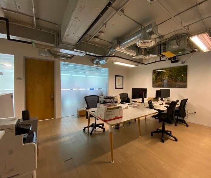 More Photos Of 14 NE 1st Ave, Miami Office For Sale