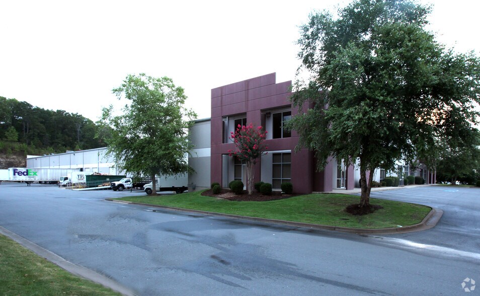 More Photos Of 4700 S Bowman Rd, Little Rock Light Manufacturing For Lease
