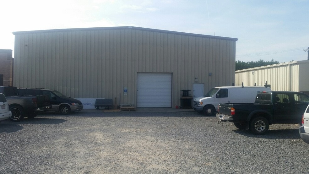 More Photos Of 5100 Old Pineville Rd, Charlotte Office For Lease