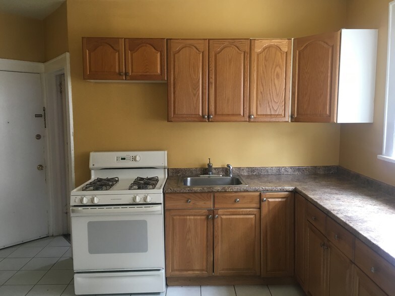 28 Hale St, New Brunswick, NJ 08901 MultiFamily