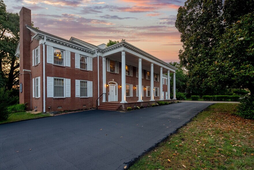More Photos Of 1320 S Albert Pike Ave, Fort Smith Hospitality For Sale