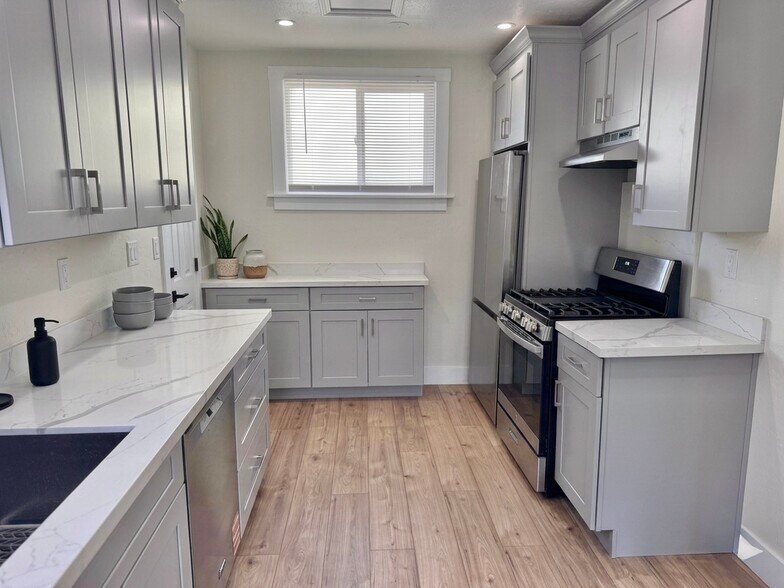 More Photos Of 228 S Shoreline Blvd, Mountain View Apartments For Sale
