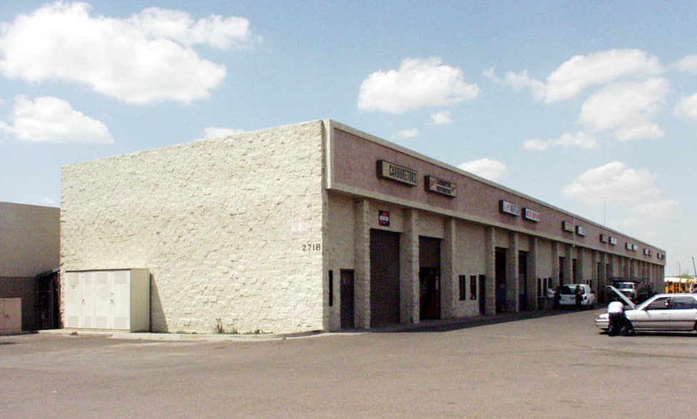 More Photos Of 2718 W McDowell Rd, Phoenix Service For Lease