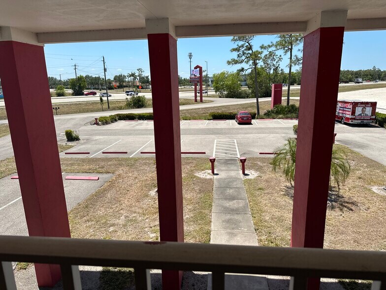 More Photos Of 4091 Colonial Blvd, Fort Myers Office For Sale