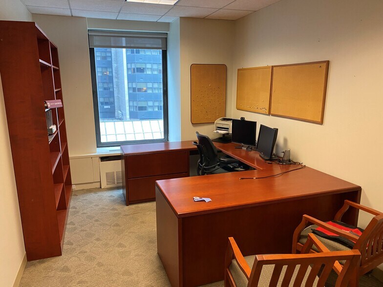 More Photos Of 633 Third Ave, New York Office For Sale
