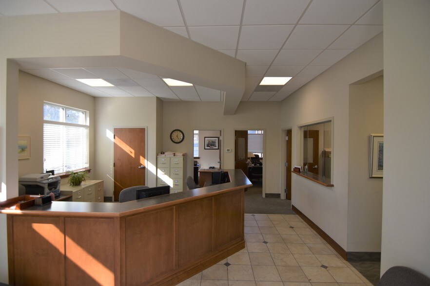 More Photos Of 5560 Kirkwood Hwy, Wilmington Office For Sale