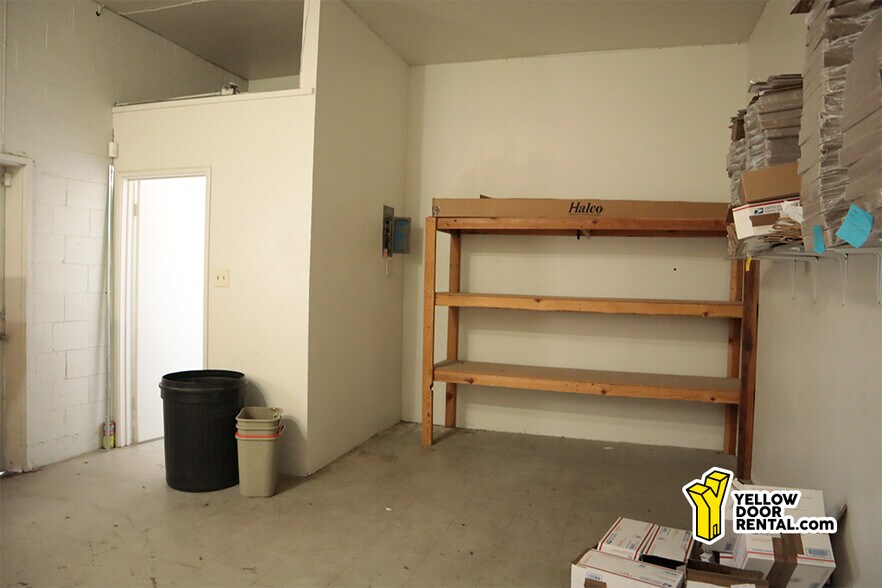 More Photos Of 134 S K St, Tulare Storefront For Lease