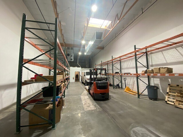 More Photos Of 6038 Topaz St, Las Vegas Warehouse For Lease