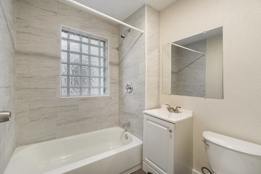 More Photos Of 4121-4123 Walnut St, Kansas City Apartments For Sale