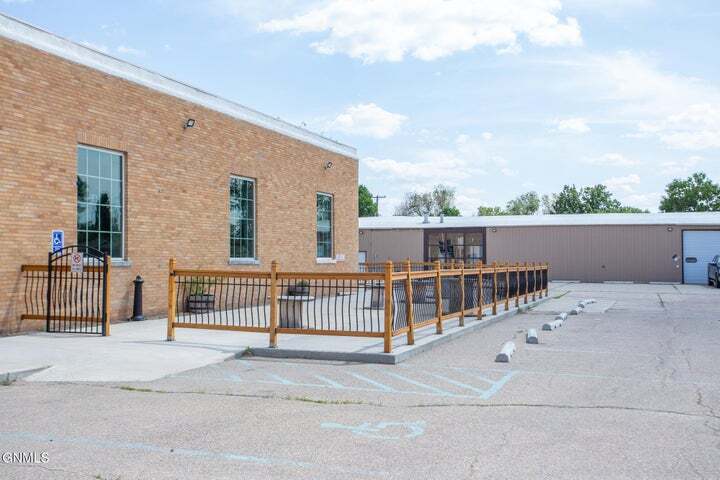 More Photos Of 213 11th St W, Williston Restaurant For Sale