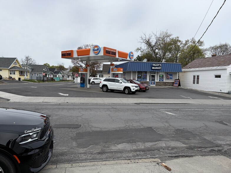 Primary Photo Of 281 Altamont Ave, Schenectady Service Station For Sale
