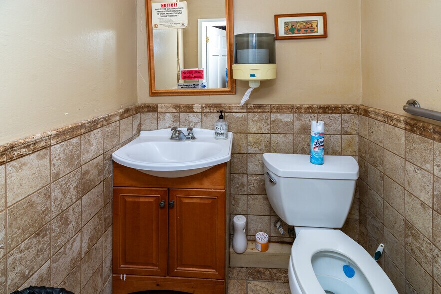 More Photos Of 36 John Ringo Rd, Ringoes Restaurant For Sale