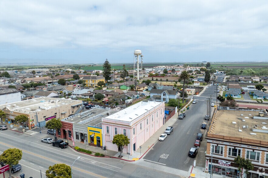 More Photos Of 910 Guadalupe St, Guadalupe Storefront Retail Residential For Sale