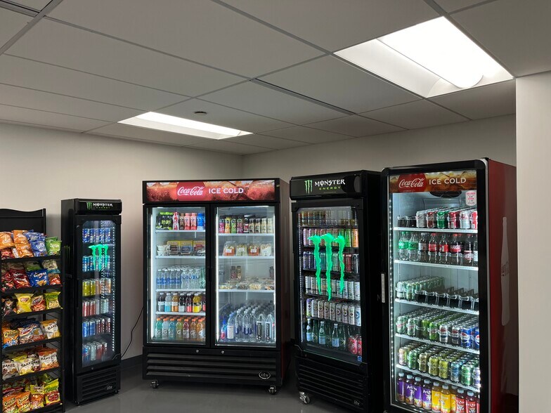 More Photos Of 901 Tower Dr, Troy Office For Lease