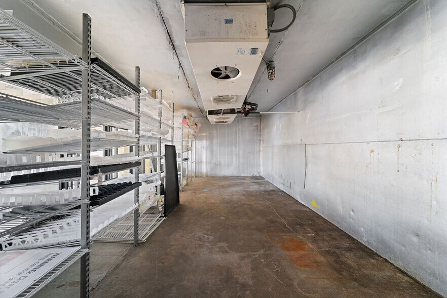 More Photos Of 2600 E Belknap St, Fort Worth Restaurant For Sale
