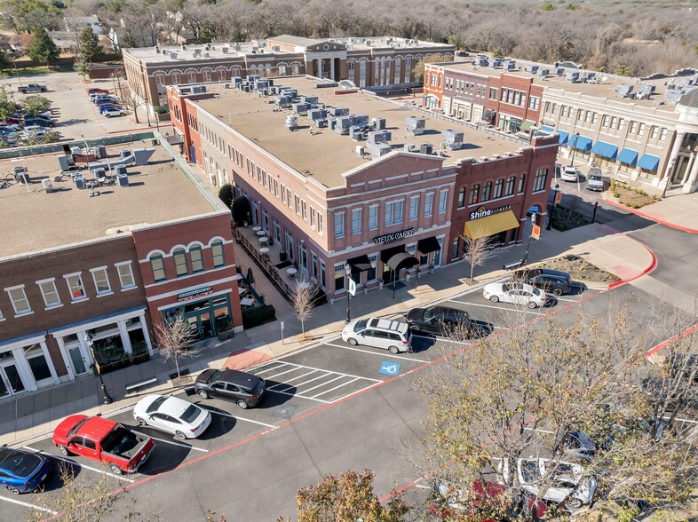More Photos Of 890 Parker Sq, Flower Mound Storefront Retail Office For Lease