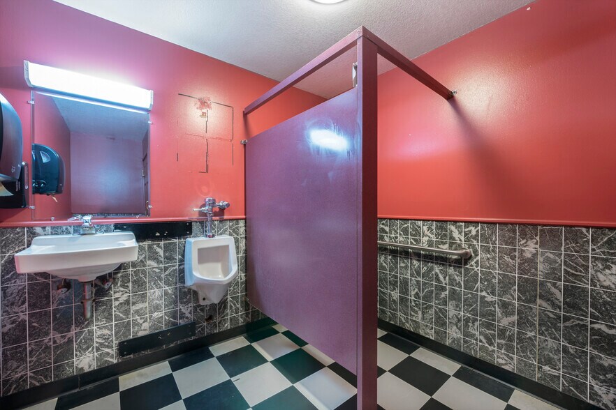 More Photos Of 3796 Us Highway 2 E, Kalispell Restaurant For Lease