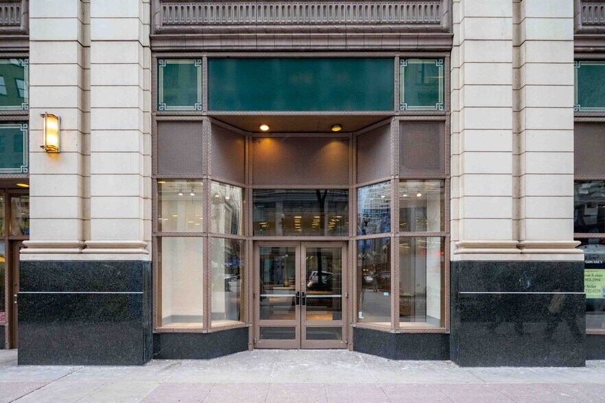More Photos Of 1 N State St, Chicago Office Residential For Sale