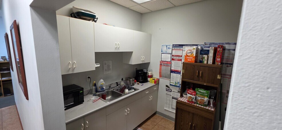 More Photos Of 577 Brookmeade Dr, Crestview Medical For Sale