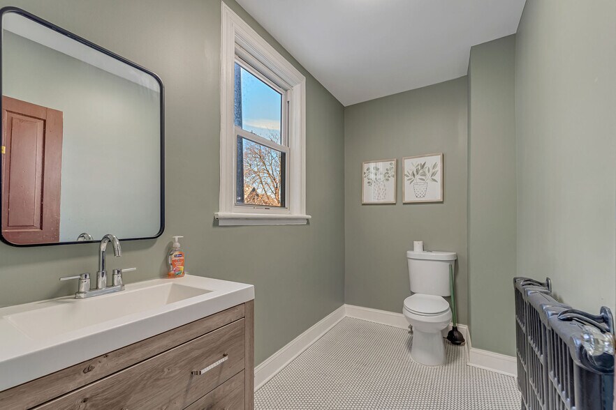 More Photos Of 535 Monmouth St, Gloucester City Medical For Sale