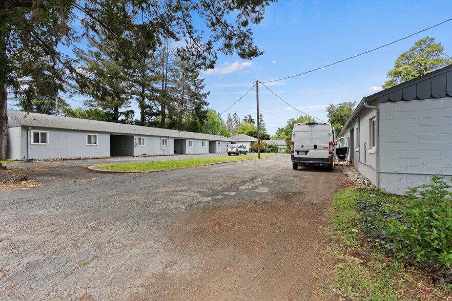 More Photos Of 530 - 570 Talmage Rd, Ukiah Apartments For Sale