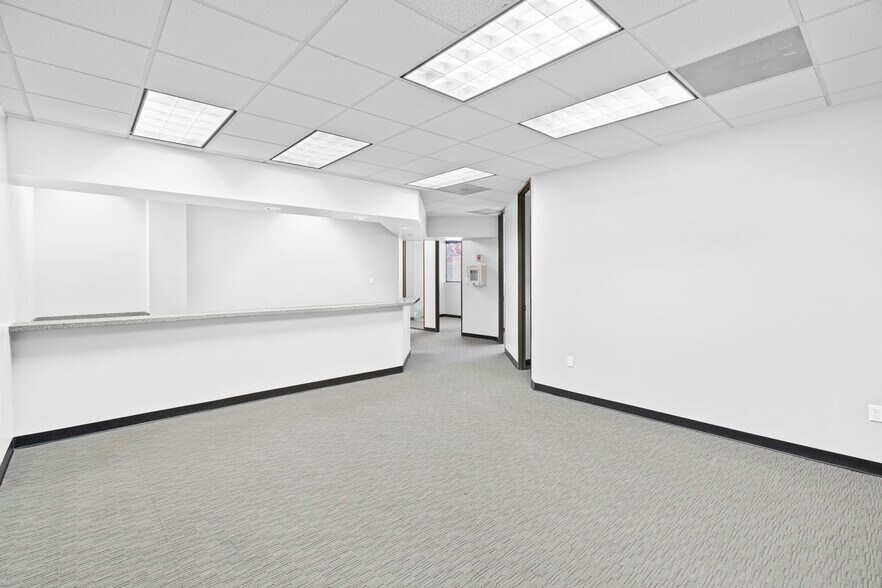 More Photos Of 17030 Nanes Dr, Houston Medical For Lease