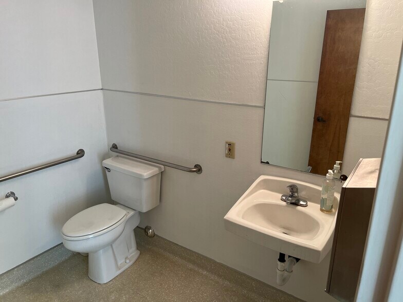 More Photos Of 958 San Leandro Ave, Mountain View Research And Development For Lease